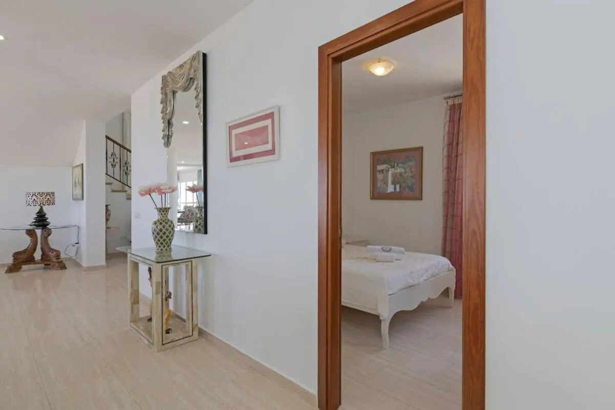 Villa Athena With Private Heated Pool And Sea Views Costa Adeje  0*, Costa Adeje (Tenerife)